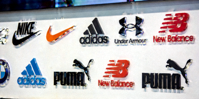 知名运动品牌合作伙伴Logo墙 - 多个运动品牌标志排列